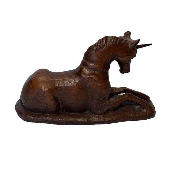 Vintage Red Mill Mfg Crushed Pecan Unicorn Figurine. Pre Owned. - Picture 2 of 3